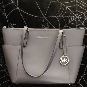 Michael Kors // Jet Set East West Zip Tote // Pearl Grey